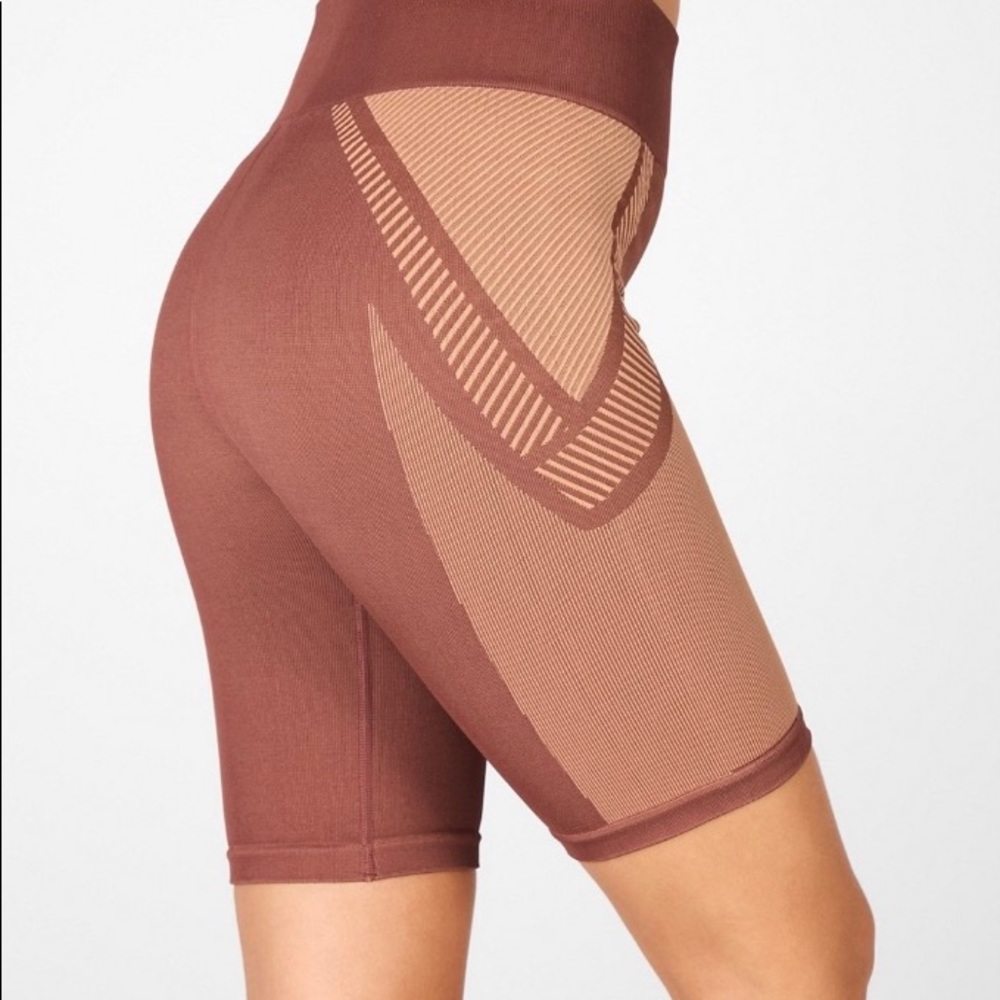 High-Waisted Seamless Rib Short 9”